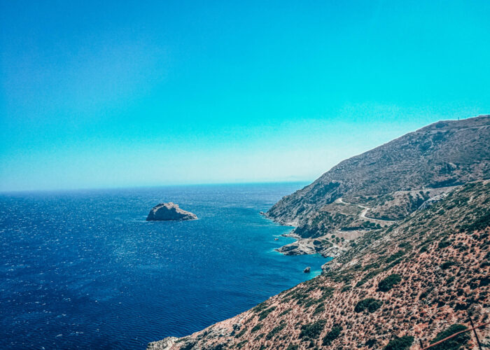 Wyspa Amorgos na Greckich Cykladach: Przewodnik (2025)